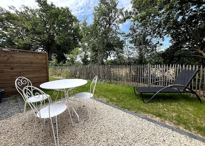 Jolie Studio Neuf Avec Mezzanine Dans Un Coin Paisible